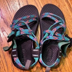 Girl’s Chacos Size 12
